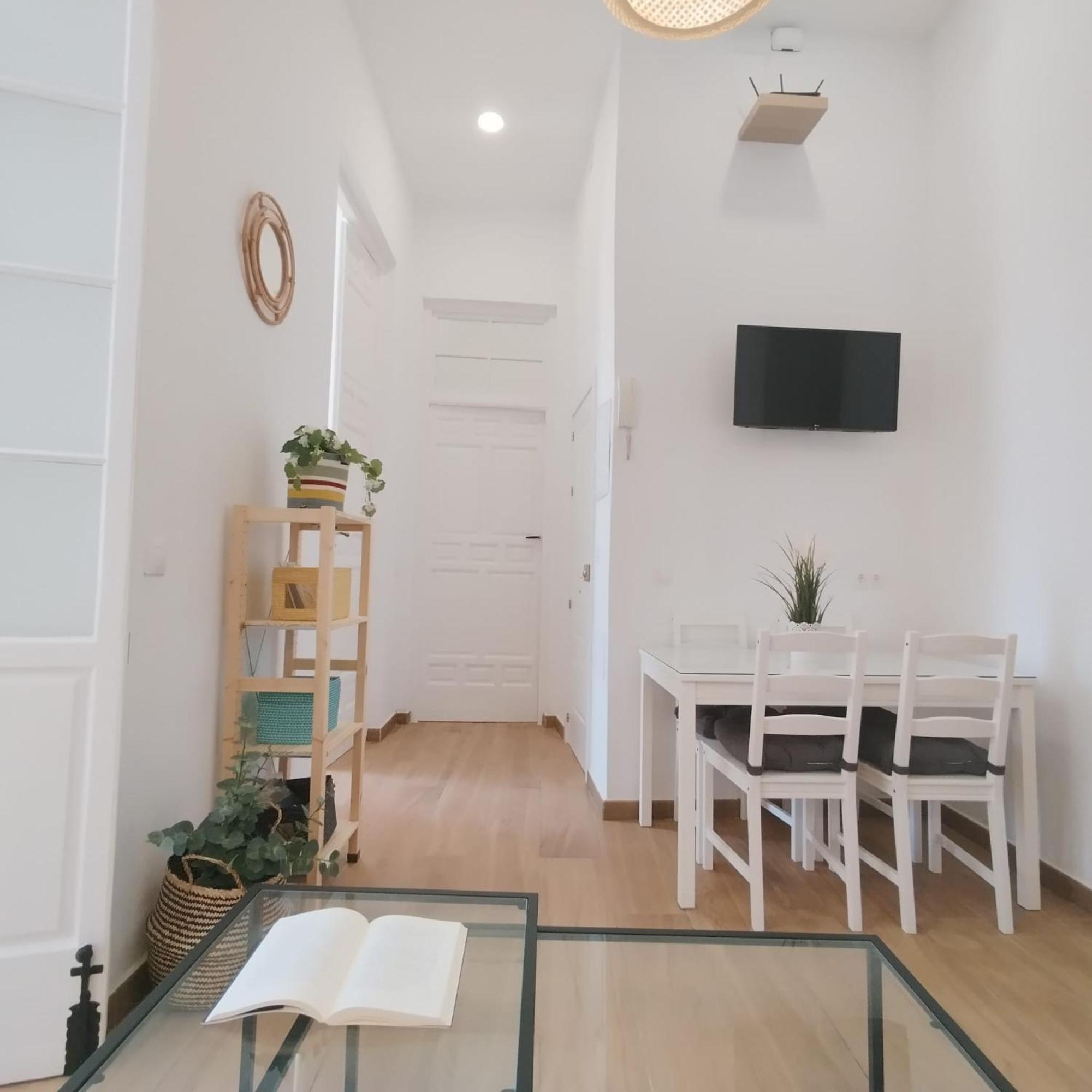Apartamentos Alcazaba Малага Екстер'єр фото