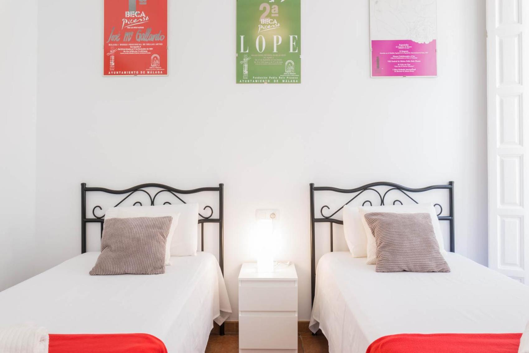 Apartamentos Alcazaba Малага Екстер'єр фото