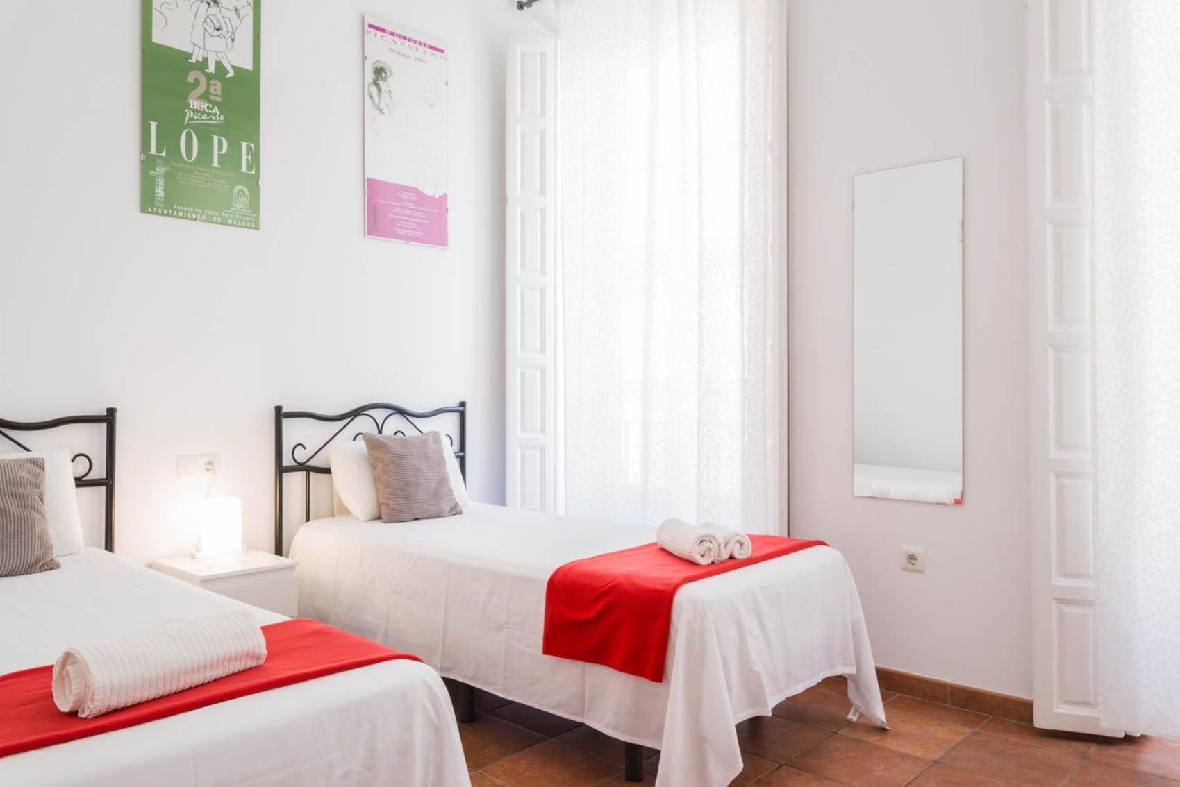Apartamentos Alcazaba Малага Екстер'єр фото